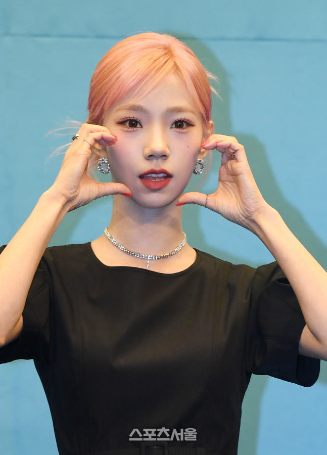 [포토]우주소녀 여름, 상큼하게 하트!