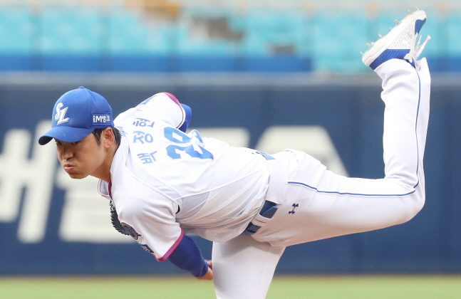 역투하는 삼성 백정현