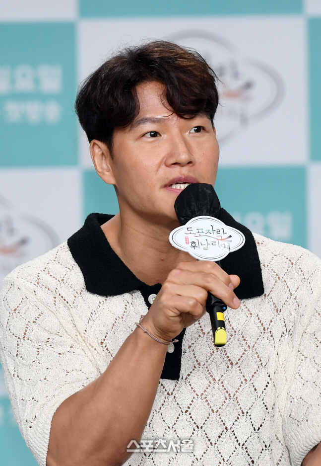 [포토]'도포자락 휘날리며' 출연 소감 밝히는 김종국