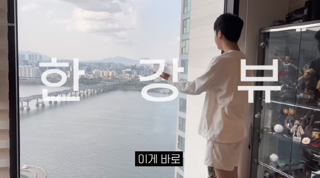 '영앤리치' 16살 정동원, 한강뷰 집 첫 공개..'개인 작업실' 눈길(정동원TV)