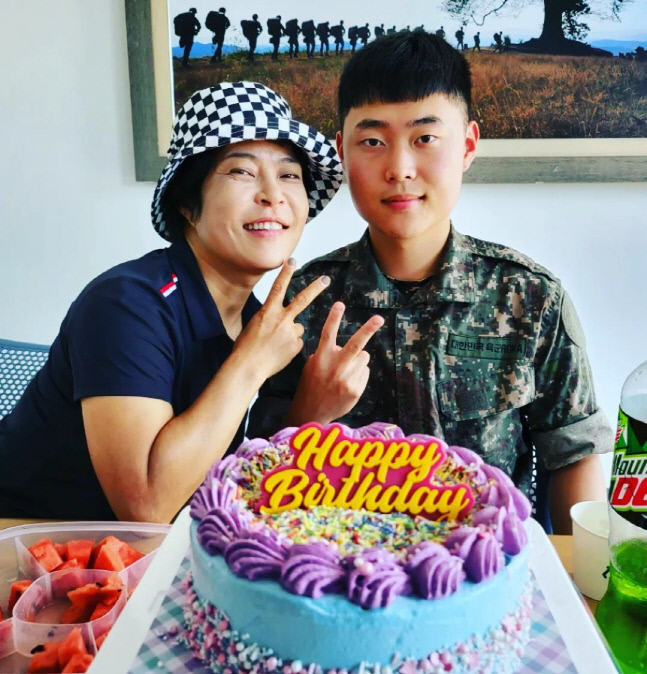 조혜련 "군인 아들 우주 생일 축하하러 면회…벌써 김병장 됐네"[★SNS]