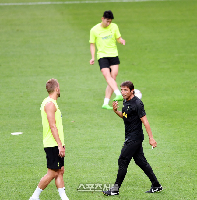 [포토] 케인과 이야기 나누는 콘테 감독