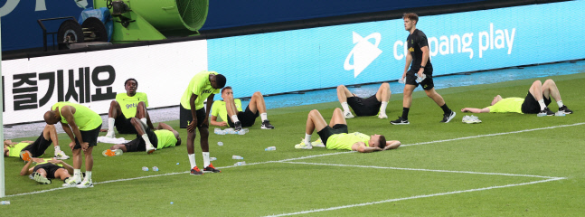 "잔혹했다" "악명 높다" 손흥민 쓰러지게 한 콘테표 지옥의 체력훈련, 외신들도 주목