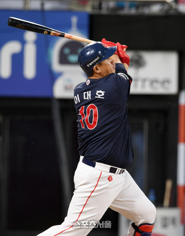 “WBC 1선발 박세웅, 4번 이대호” 팔이 안으로 굽은 롯데 사령탑의 속내[SS백스톱]