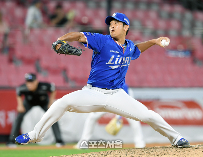 [포토]삼성 이상민, KT전 6회말 등판