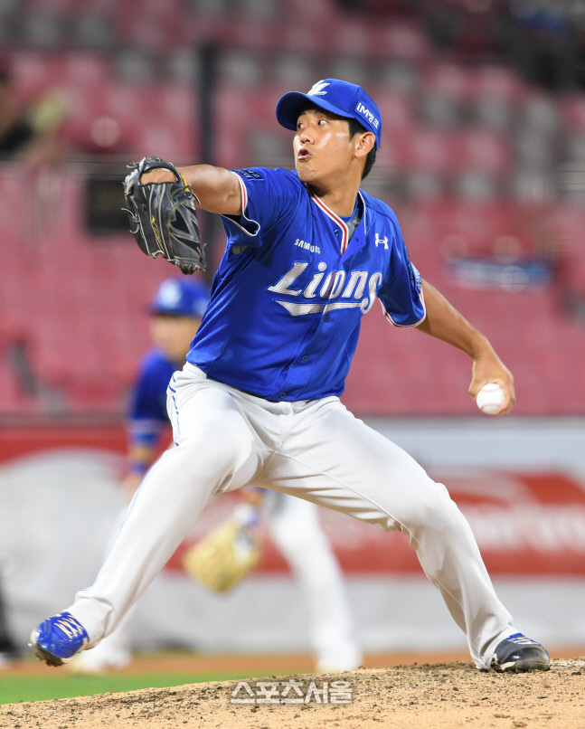 [포토]힘차게 공 뿌리는 삼성 이상민