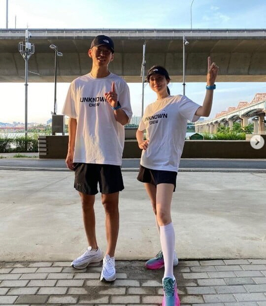 "새벽 5시에 연락온 여배우" 션, 한강변 러닝[★SNS]
