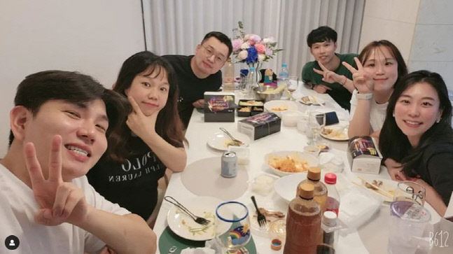 '만삭' 홍현희, 활동 중단 후 11시간 으리으리 홈 파티 [★SNS]