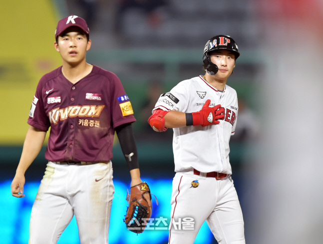 6회말 동점타 최지훈[포토]