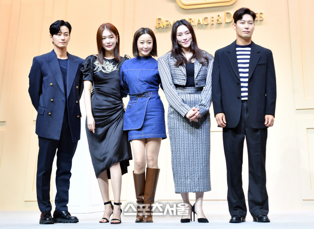 포토타임 갖는 \'블랙의 신부\' 다섯주인공[포토]