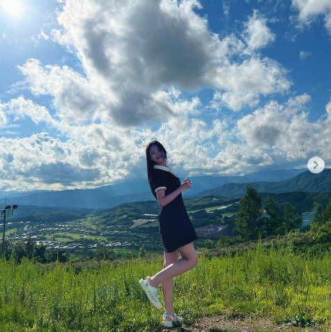 '이동국 딸' 재시, 16살 안 믿겨...8등신 우월 비주얼 자랑[★SNS]