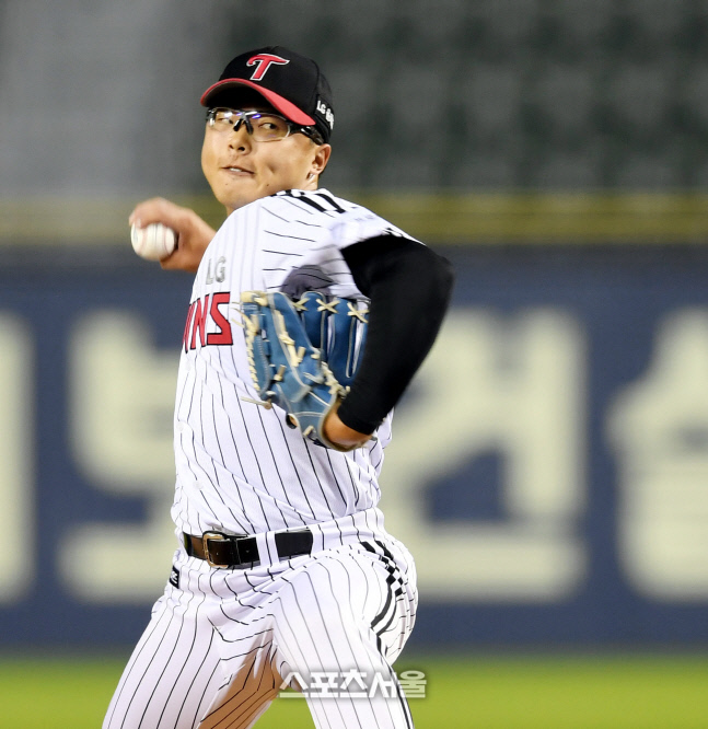 [포토] 이지강 \'역투\'