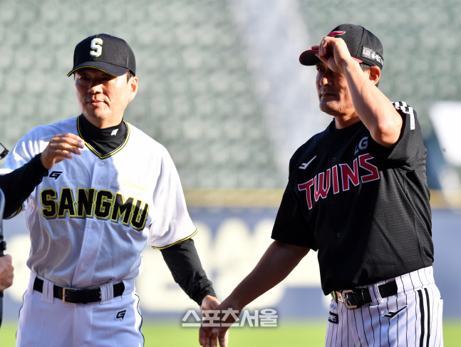 '선전 다짐' 박치왕 감독과 이종범 감독[포토]