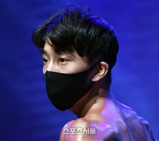 WNGP 일산 피지크 배경인, 여심을 저격하는 깊은 시선이 ! [포토]