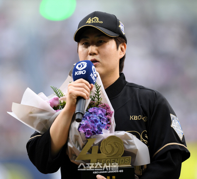 [포토]  故 최동원의 아들 최기호 '아버님을 기억해 주셔서 감사합니다'