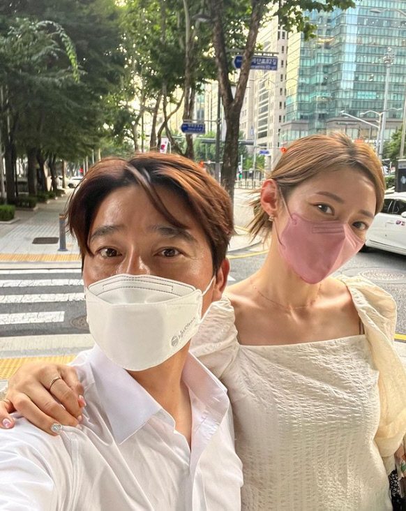 서하얀,  ♥임창정과 길 한복판서 민낯 활보 "예뻐 보여서"[★SNS]