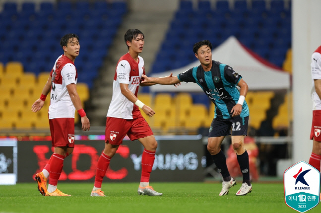 3G 연속 무득→3연패…부산, 나홀로 승점 10점대