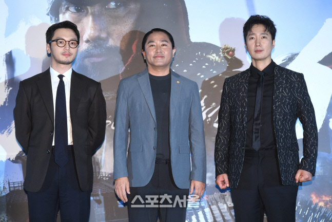[포토] 변요한-김한민 감독-박해일, 영화 '한산' 주역들