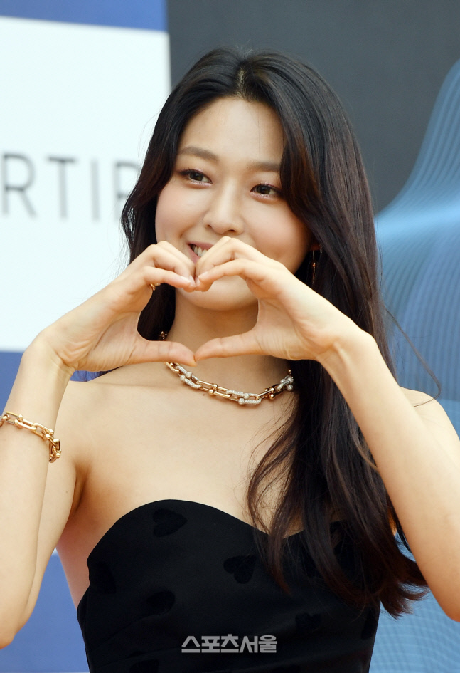 [포토]설현, 사랑스런 하트