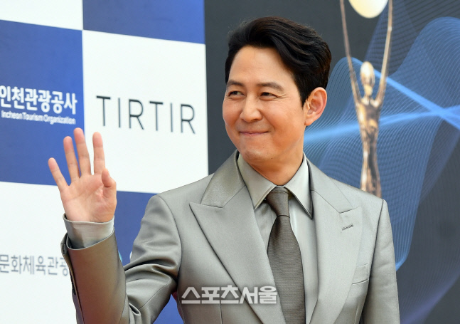 'D.P'·'환승연애'·이정재·김고은, 청룡시리즈 어워즈 수상