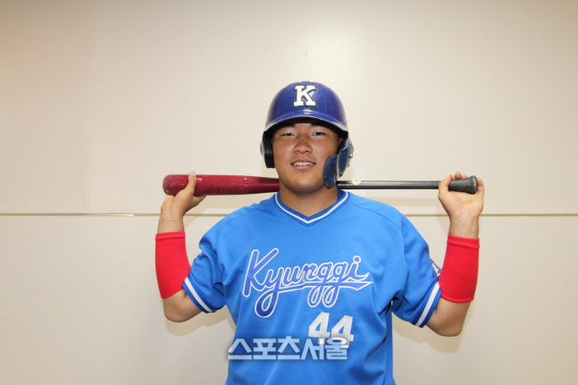 [포토]경기고 주전포수 이상준, 배트스피드 170km