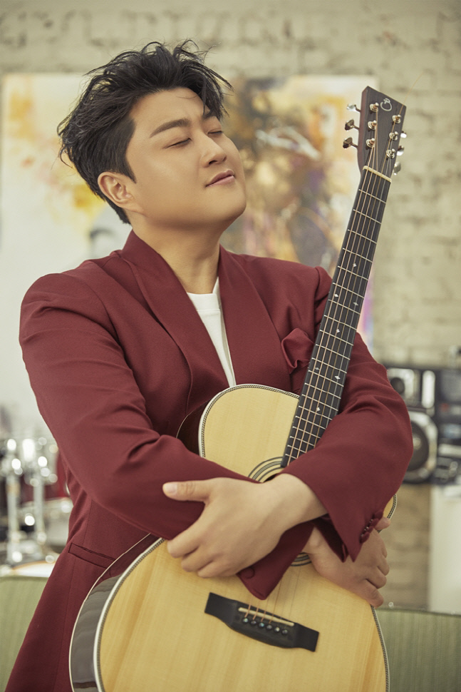 '훈훈한 비주얼' 김호중, '파노라마' 두 번째 콘셉트 포토 공개