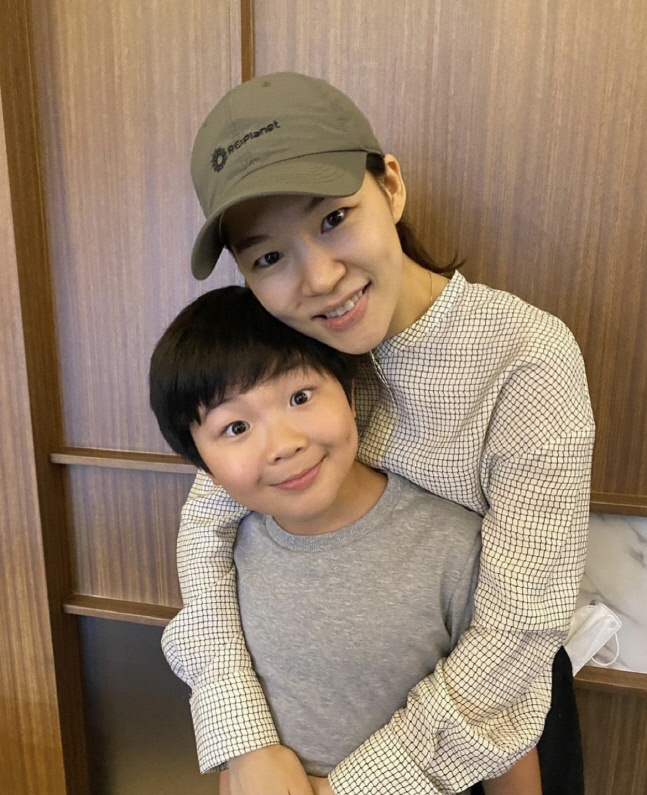 한예리, 아들 앨런 김의 폭풍 성장에 서운 "너무 빨리 자라"[★SNS]