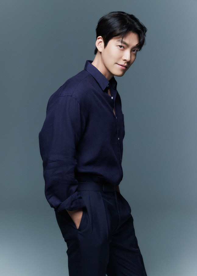 11 외계+인 1부_김우빈 매체 제공용 사진