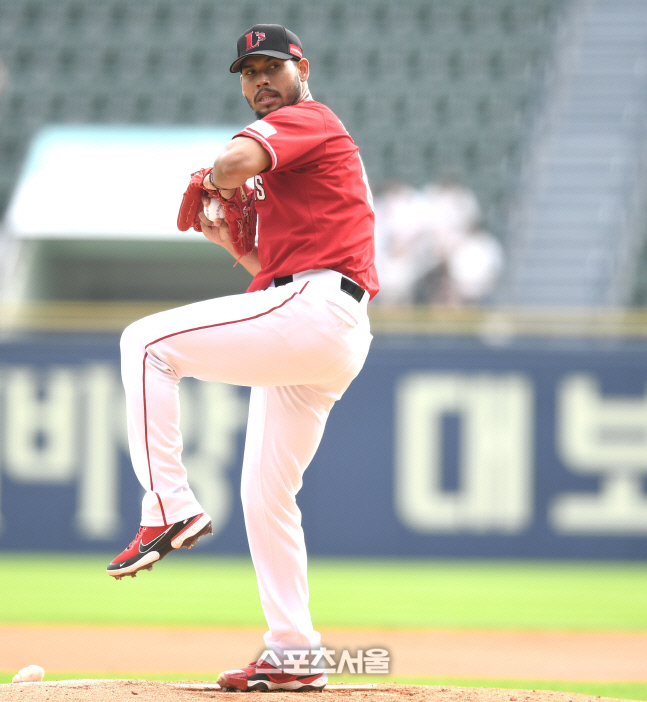 [포토] 폰트 '승리를 위한 힘찬 투구'