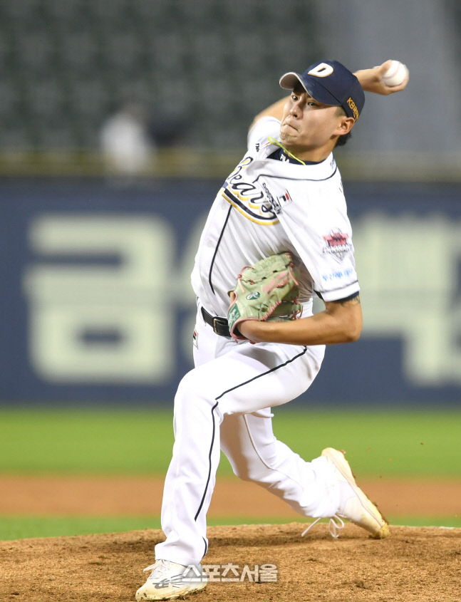 [포토] 역투하는 두산 정철원