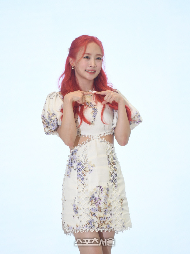 [포토] 니콜 \'깜찍한 포즈\'