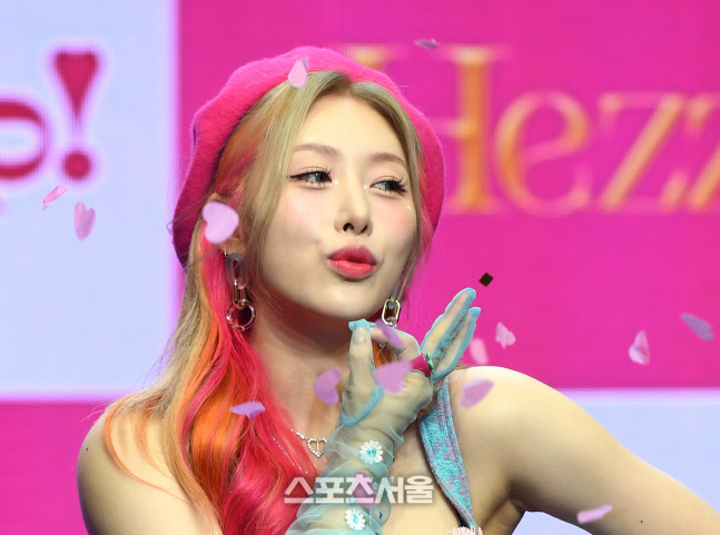 [포토]'츄릅' 발표하며 컴백한 헤즈