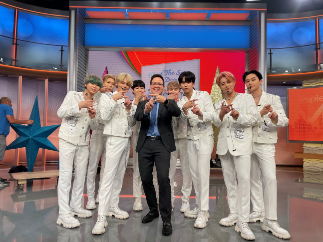 T1419, 450만 명이 본 美 유명 방송 '데스피에르타 아메리카' 출연