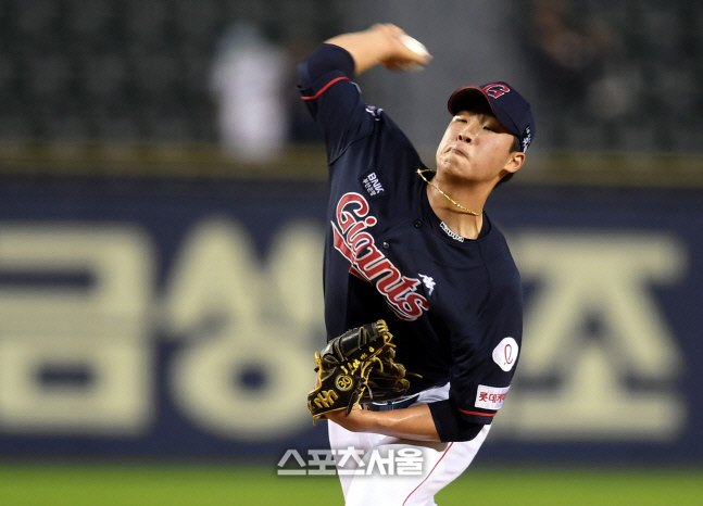 [포토] 역투하는 롯데 이민석