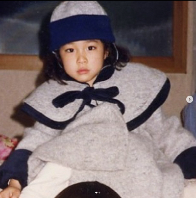 '이병헌♥' 이민정, 어려서부터 완성된 미모 '삐져도 예쁘네'[★SNS]