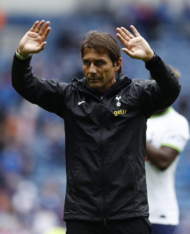 콘테가 토트넘 유스도 손 본다…레전드 투레와 데포, 코치로 합류