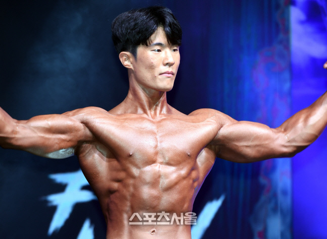 WNGP 파이널리그 피지크 김승훈, 태평양 같은 가슴과 복근! [포토]