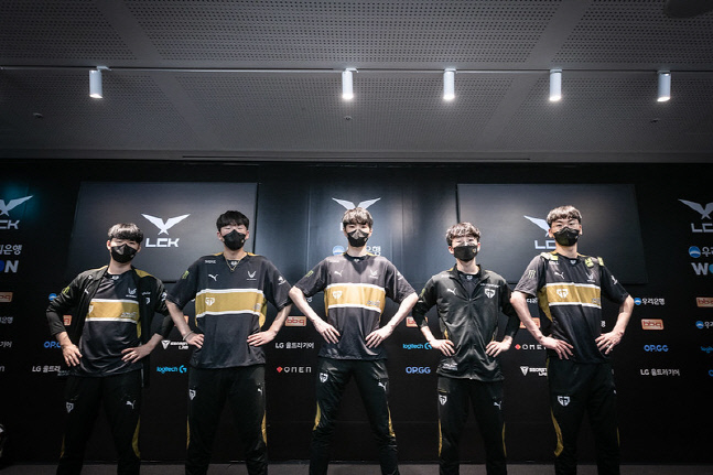 “도발 안 통해” 젠지, T1에 1세트 선취 ‘콩 댄스’는 누가?[SS종로in]