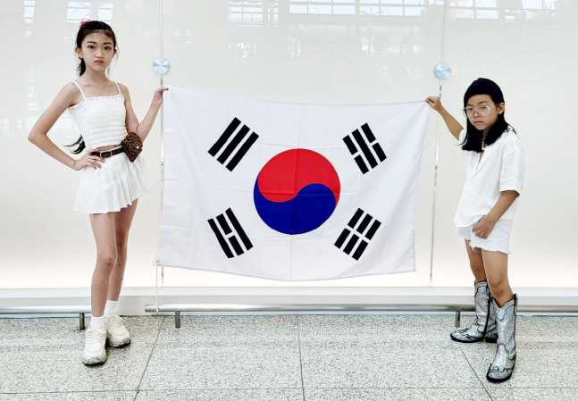 한국 키즈모델 대표 이래니와 박주언, 엄청난 각오로 세계주니어 모델 선발대회에 참가하죠 [포토]