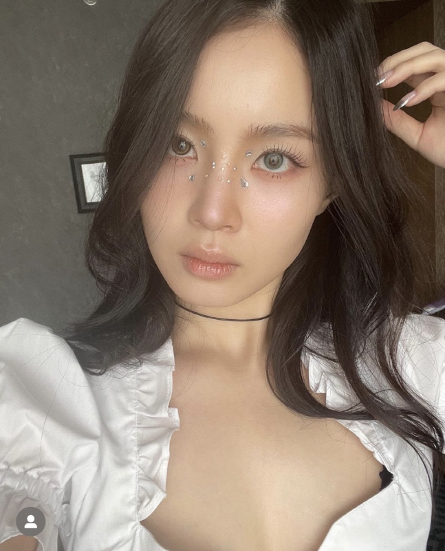 이하이, 천사같은 외모에 과감한 패션…숨겨진 '반전 매력'[★SNS]