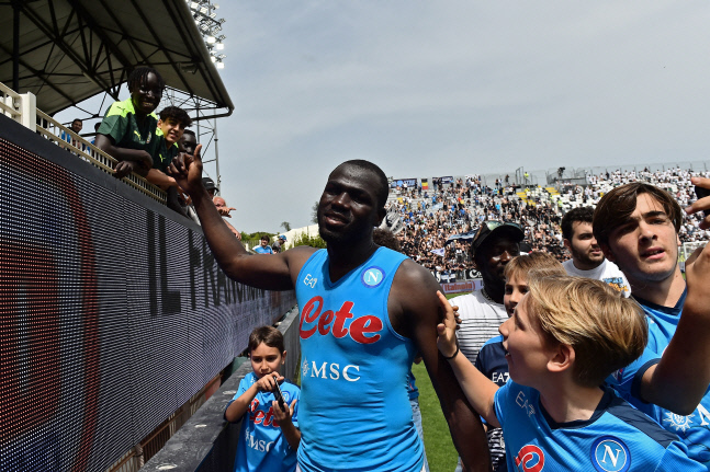 예의바른 쿨리발리, "26번 달고 싶어요" 전화…테리는 쿨하게 "OK"