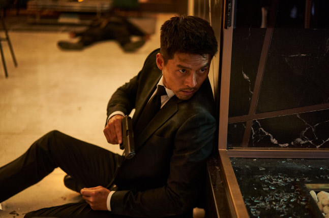 '공조2'로 돌아온 새신랑 현빈 "모든 면에서 업그레이드된 모습 보여드리겠다"