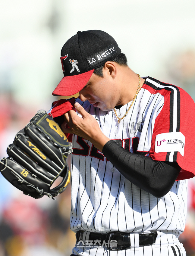 사라진 LG 최강 외인 듀오 2승, 베테랑 중용 필승조 재편 시점인가[SS포커스]