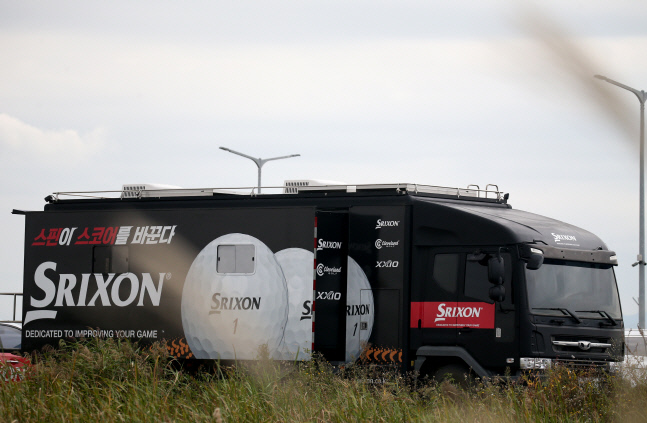 투어지원_스릭슨 투어밴 이미지