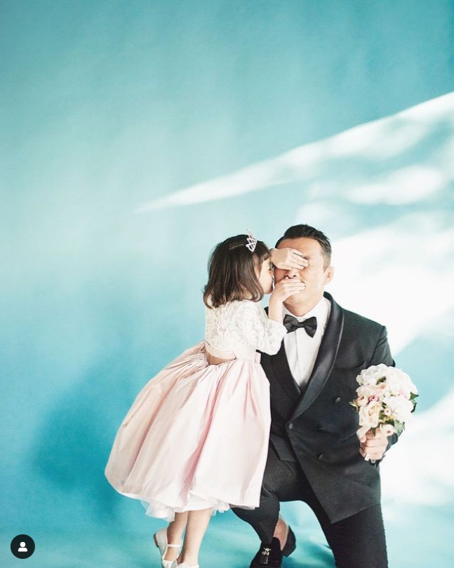 추성훈, ♥야노 시호 어디? 딸 사랑이와 웨딩 마치 "소중한 추억" [★SNS]