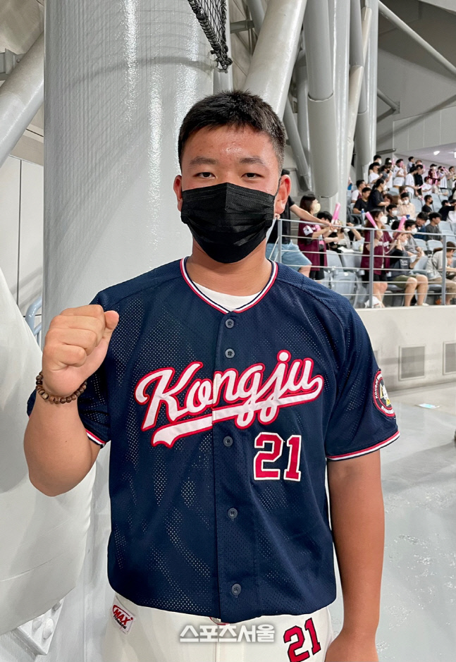 공주중 야구부 주장 이홍희 "롤모델 이정후처럼 고척돔에서 뛰고 싶다"[SS인터뷰]