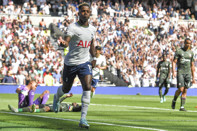 "절 죽였을 거예요" 농담 하는 '여유'...달라진 유망주 본 콘테 '활짝'