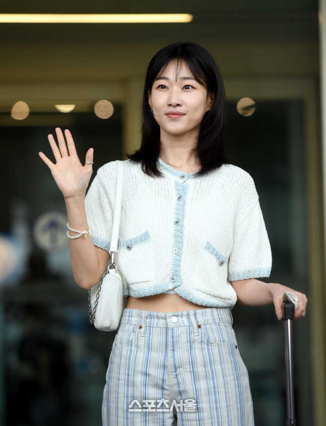 [포토] 봄날 햇살 하윤경 '발리 햇살 쬐러 떠나요'