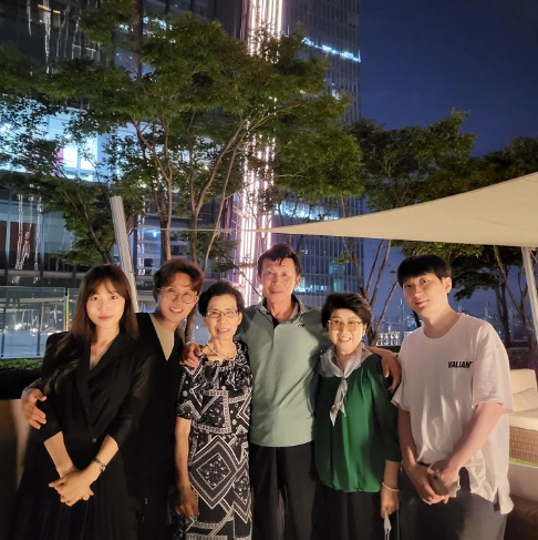 박성광, 父 칠순 맞이 럭셔리 호텔 플렉스..♥이솔이도 단아함 가득