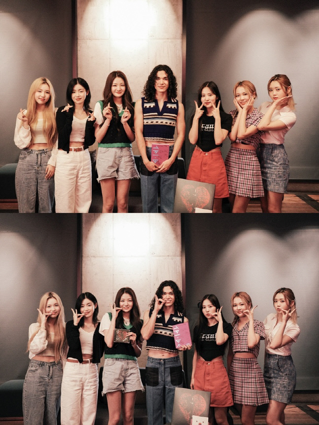 트라이비, 글로벌 팝스타 코난 그레이와 인증샷 공개